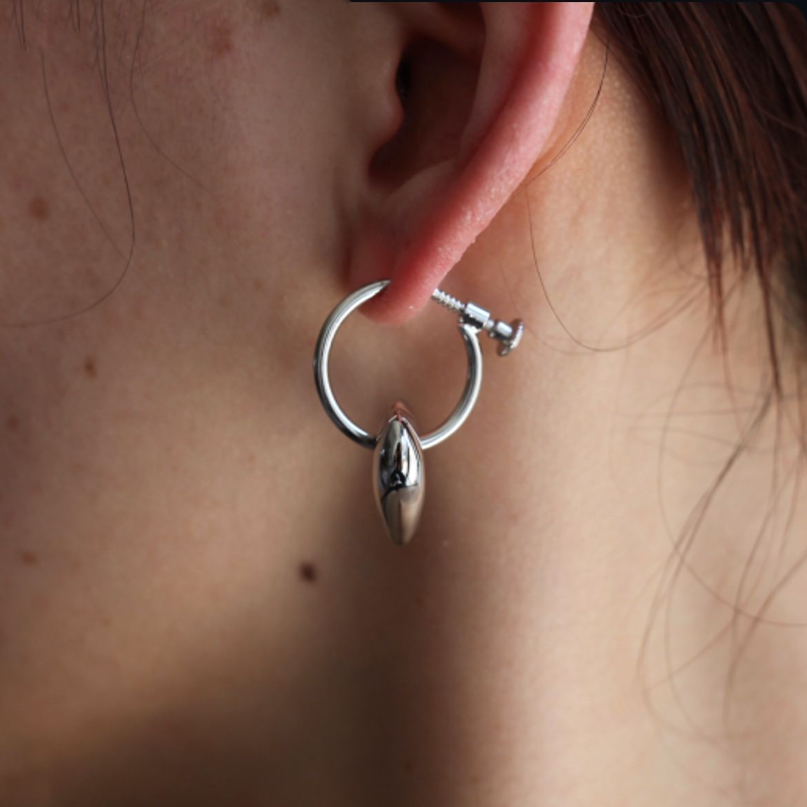【残り一点】BB Logo Earrings(SILVER_両耳用)