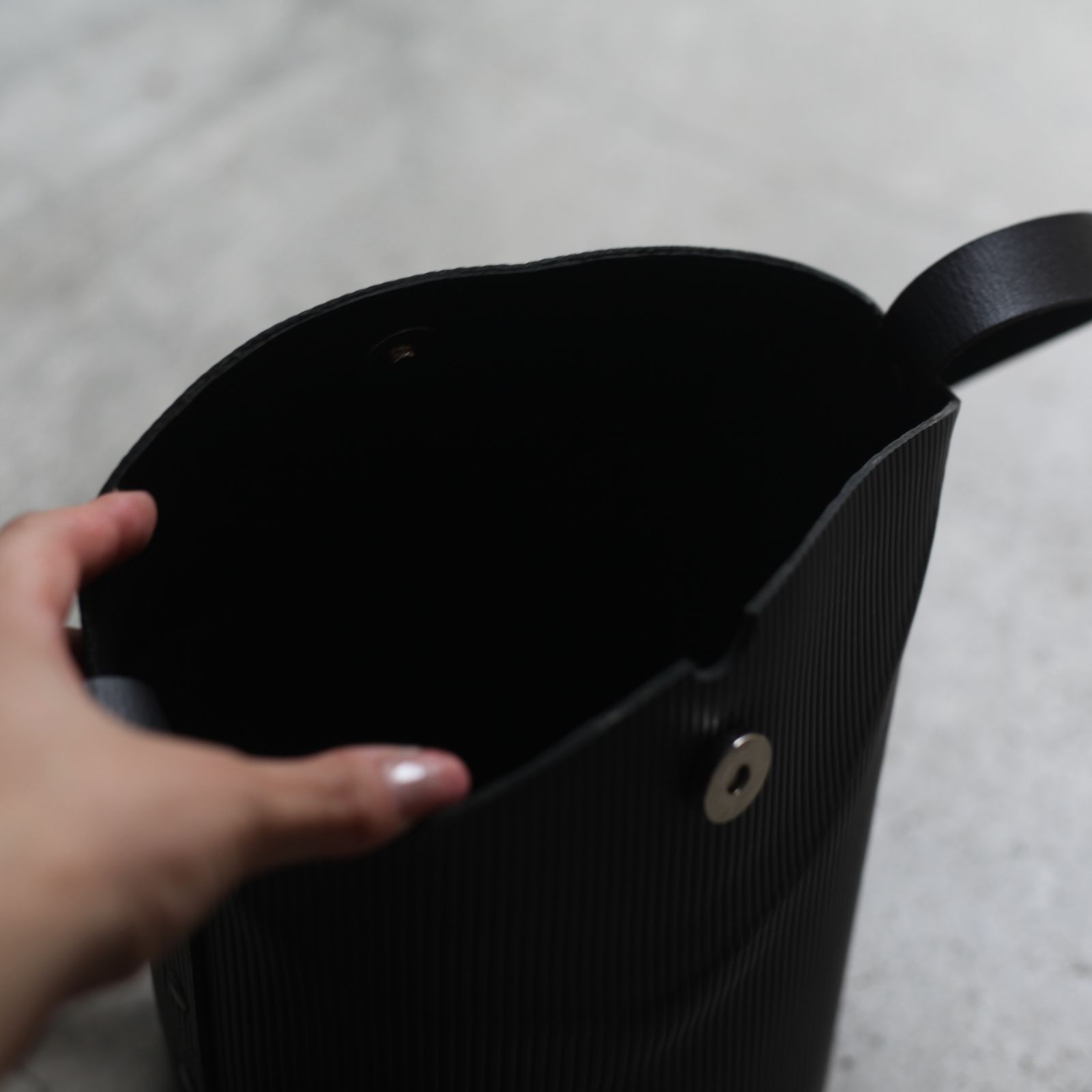 【残り一点】Cardboard Tube Shoulder Bag