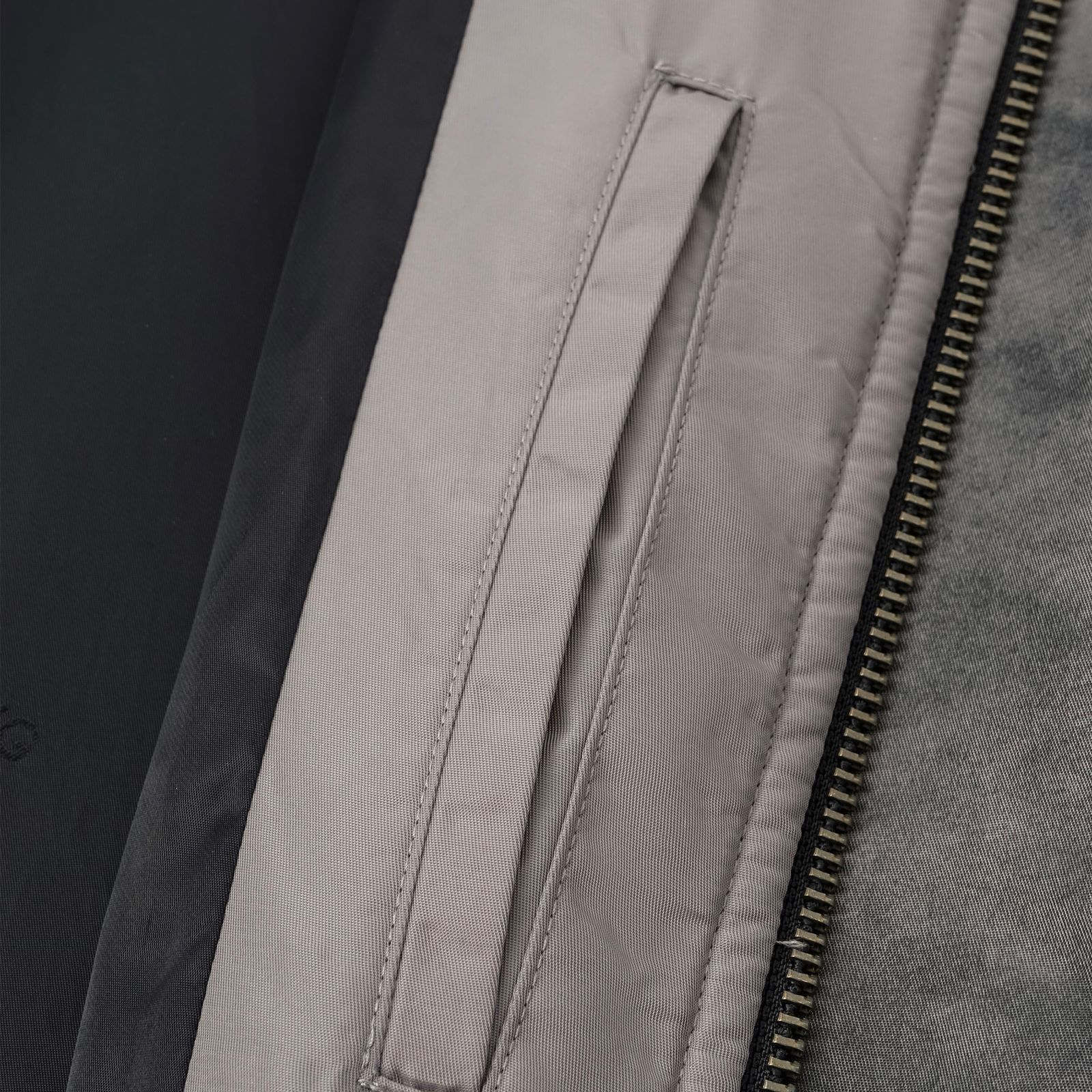 【残り一点】Spray Painted Nylon Bomber Jacket