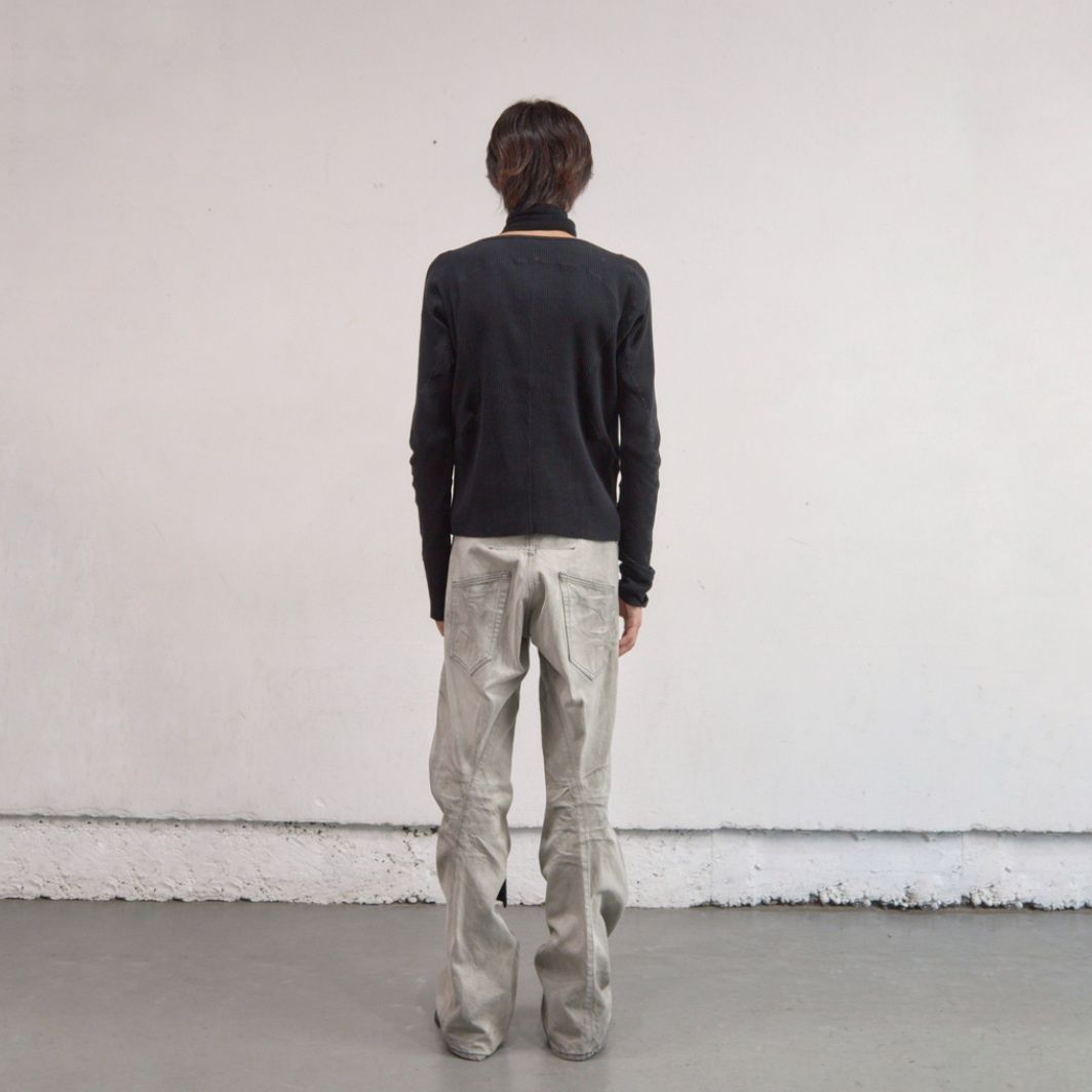 【残りわずか】Panelled Ribbed Long Sleeve T-shirt