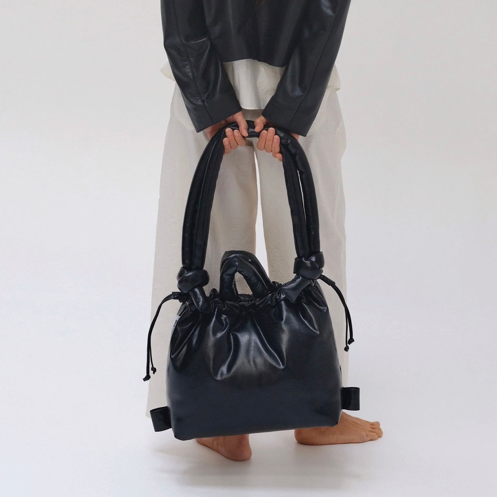 【再販売通知受付可能】Ona Vegan Leather Bag