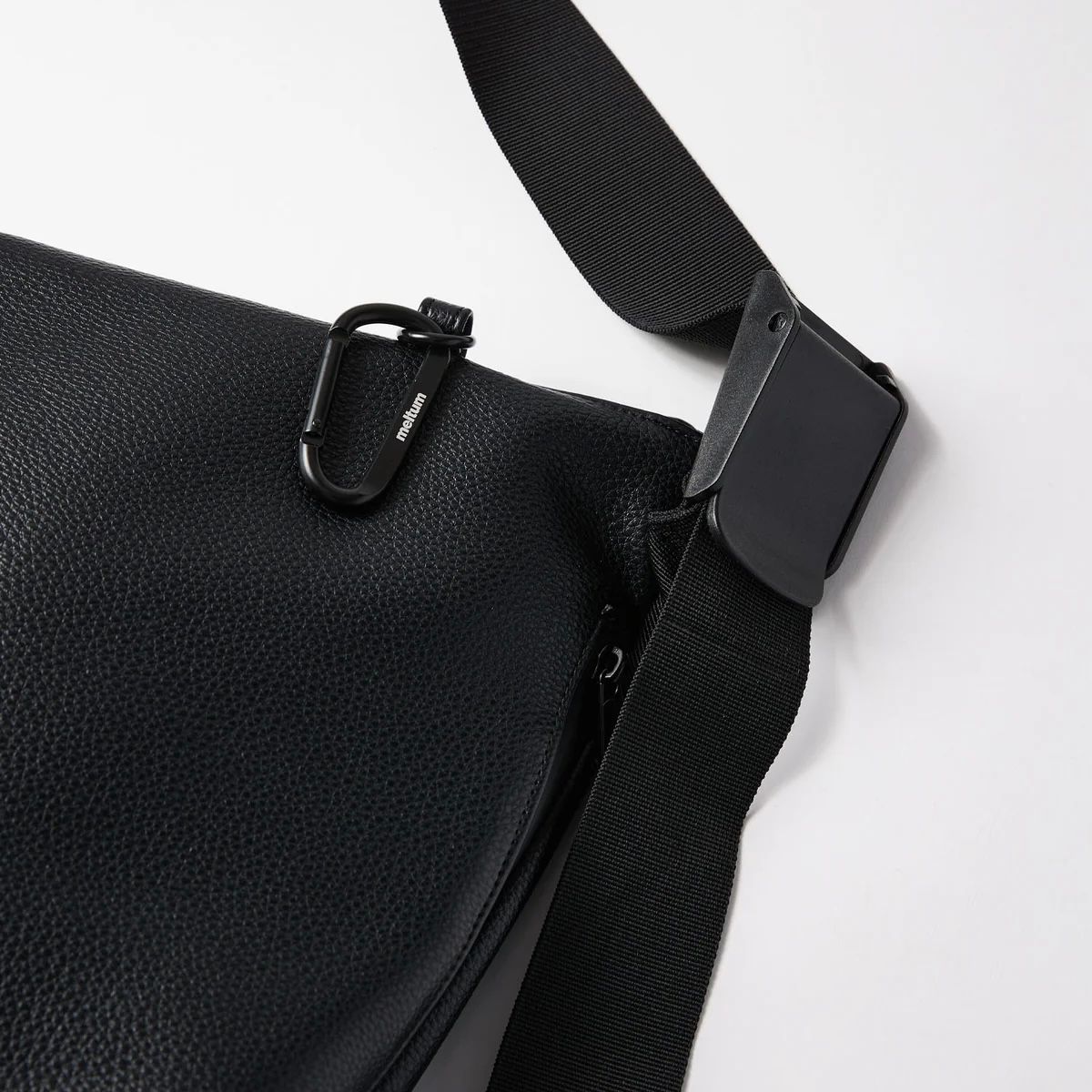 【残り一点】Leather Messenger Bag(M)