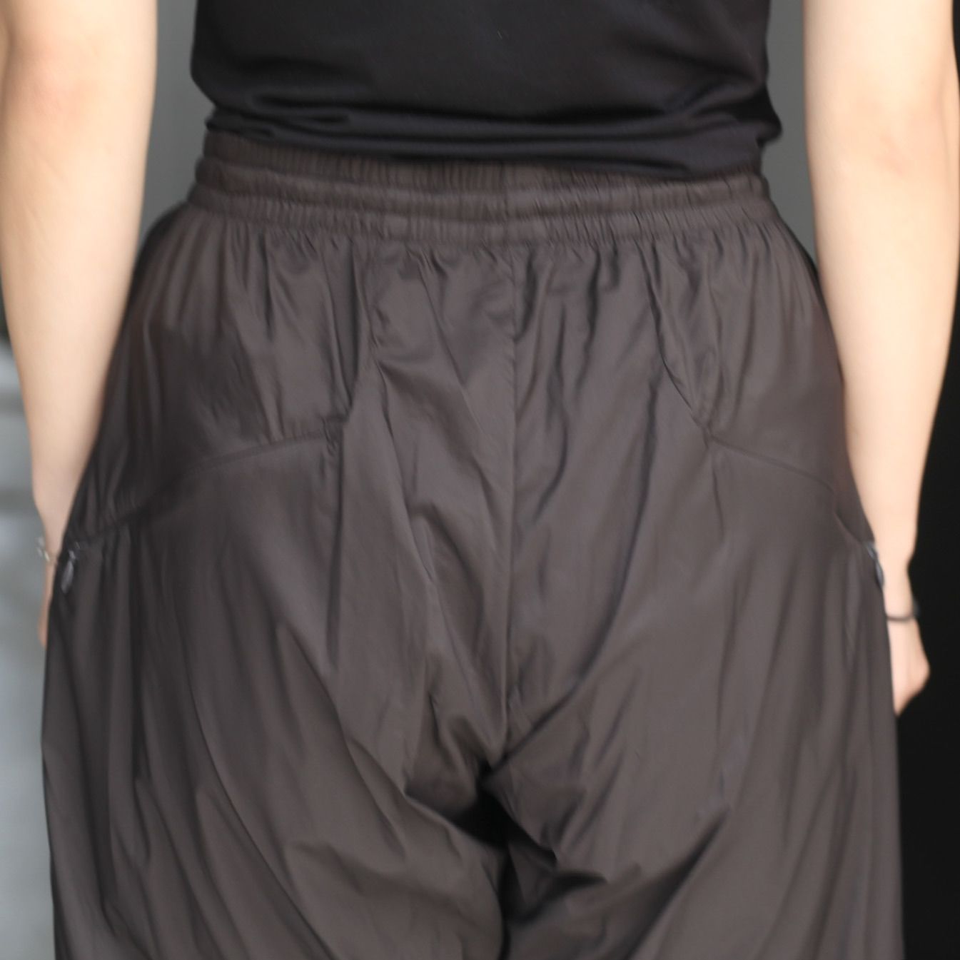 【残りわずか】Paneled Light Weight Track Pants