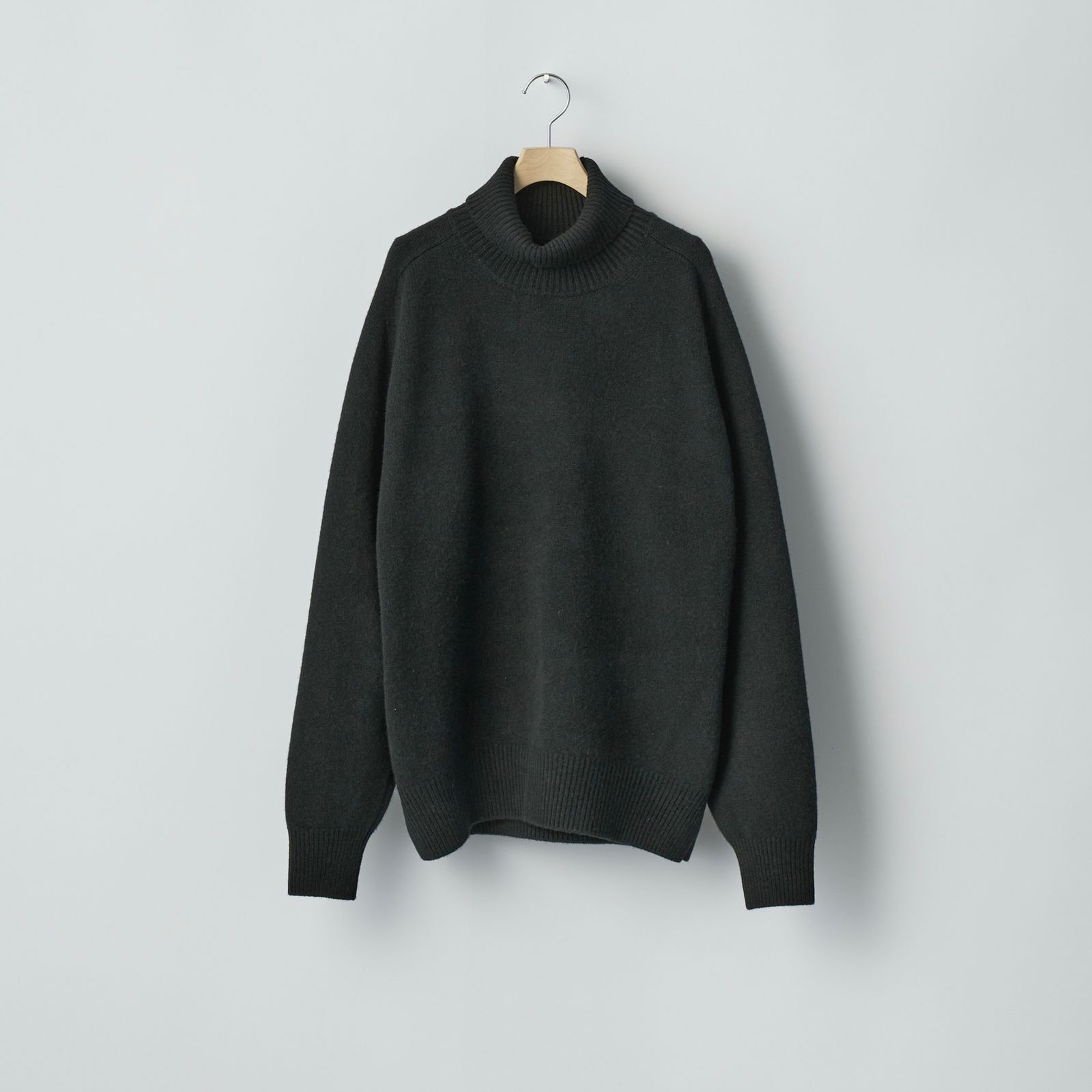 【残りわずか】Extra Fine Wool Warm Knit Turtle Neck LS