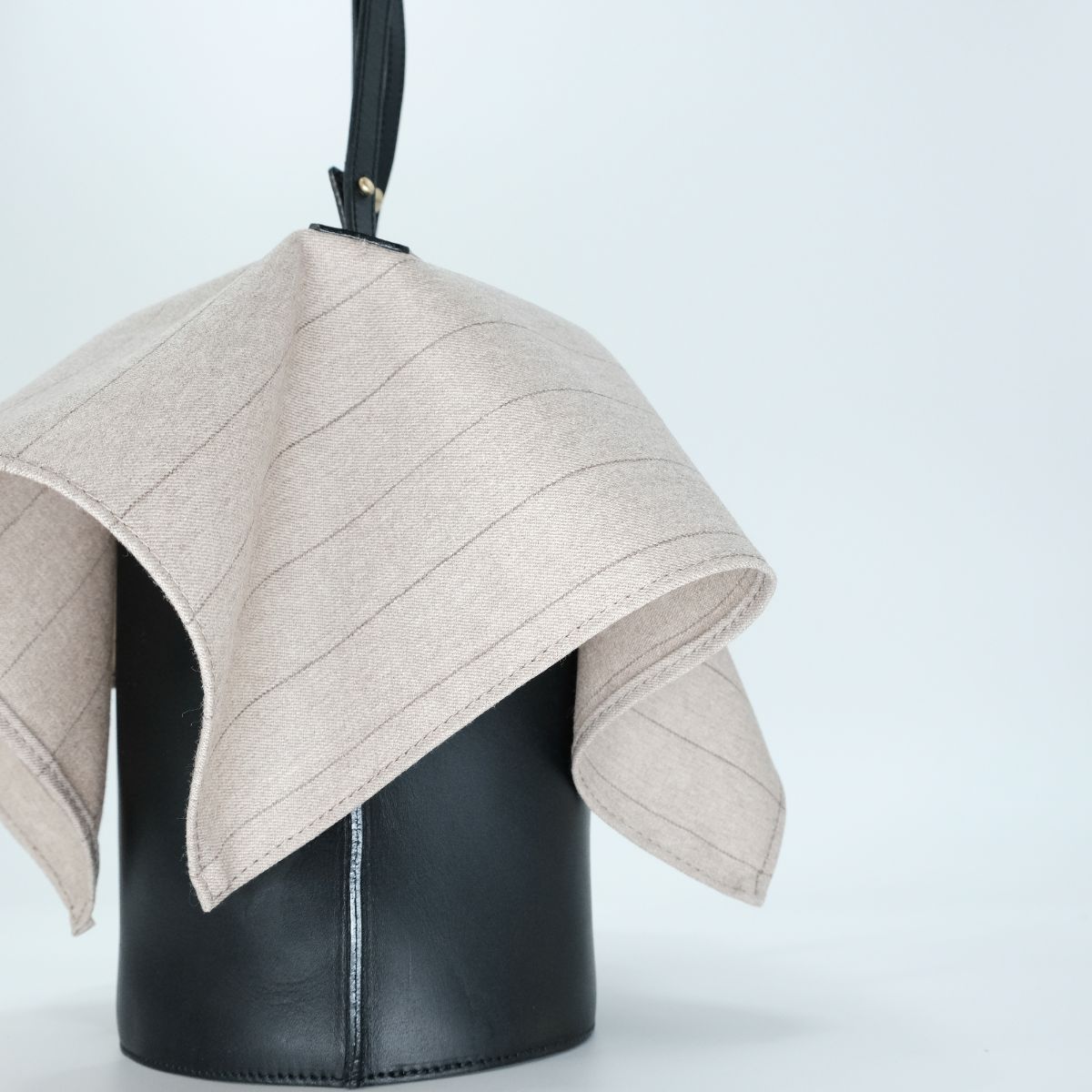 【残りわずか】Detachable Scarf Shoulder