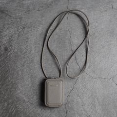 【残り一点】レザーストラップ付マイクロバッグ(TAUPE)