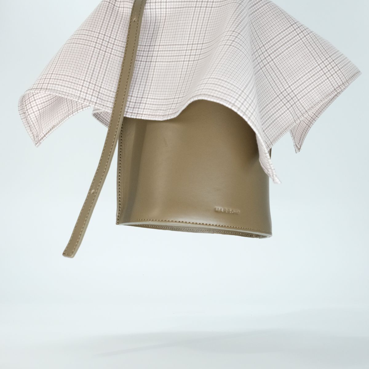 【残りわずか】Detachable Scarf Shoulder