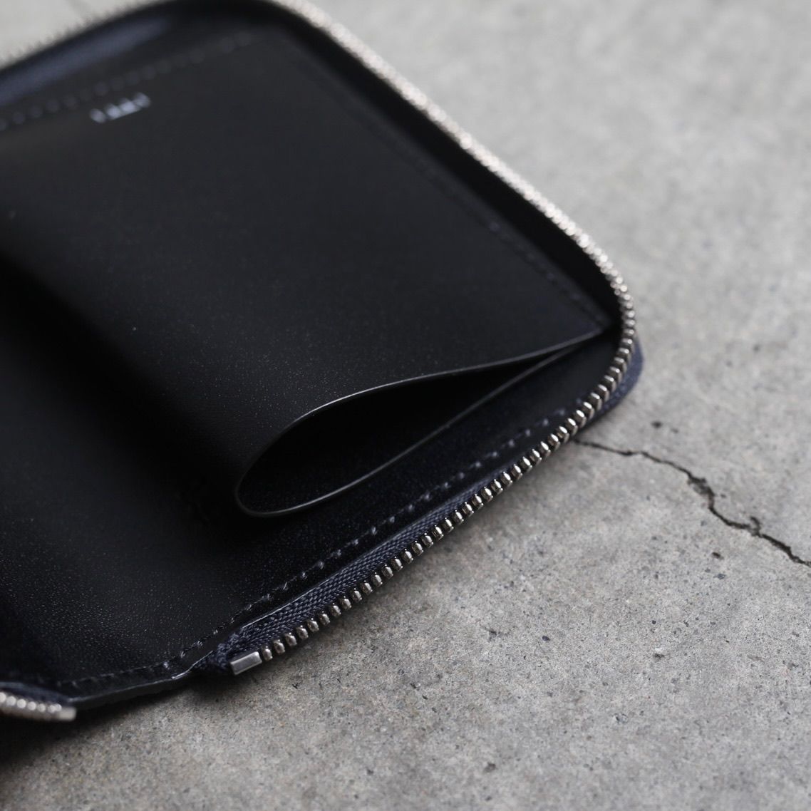 【再販売通知受付可能】Cristy Slim Compact WLT(DIPLO FJORD)