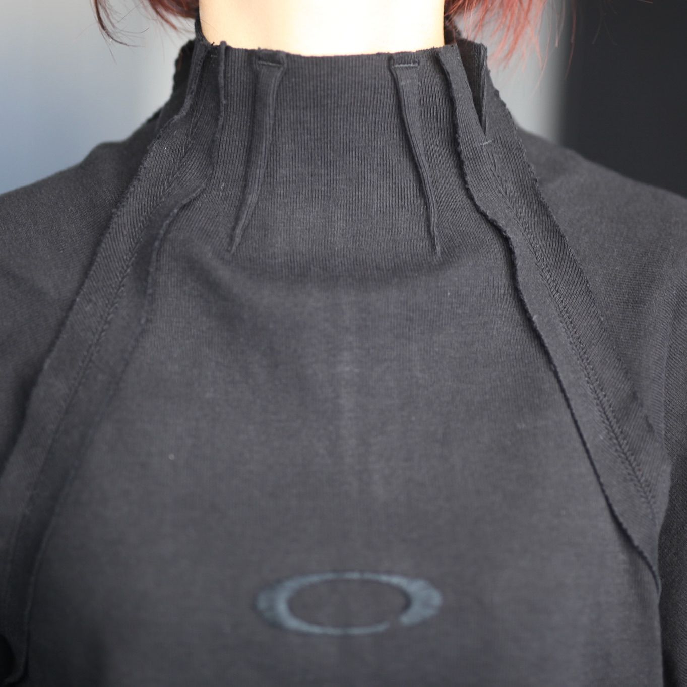 【残り一点】High Neck Cotton Logo Knit with Damaged(HIGH GAUGE RIB KNIT)