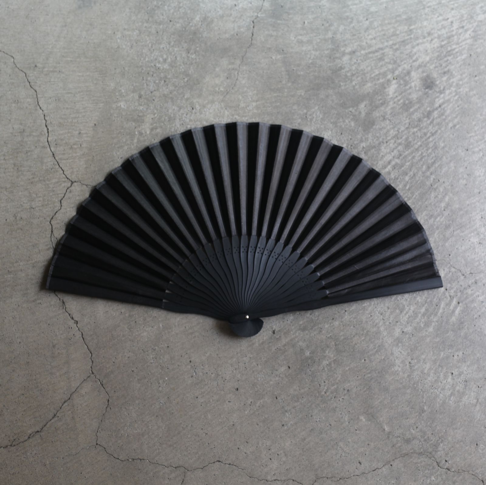 【お取り寄せ注文可能】Leather Sensu(BLACK)