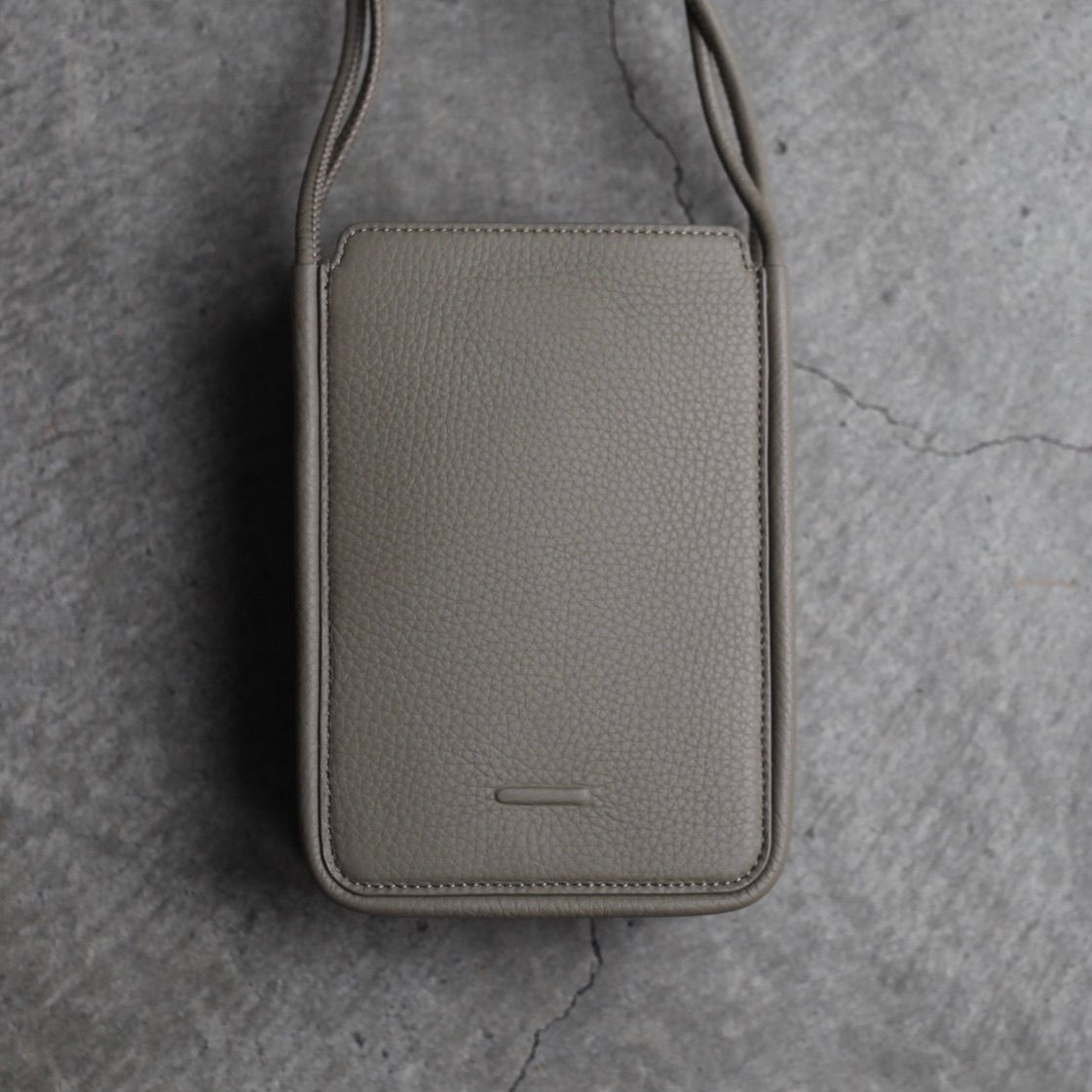 【残り一点】ウォレットバッグ_Wide(TAUPE)