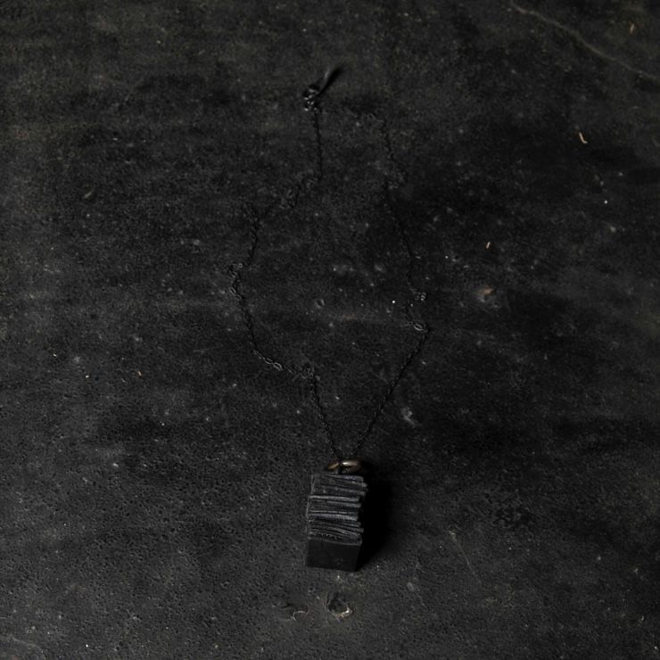 【お取り寄せ注文可能】Twist Leather Necklace