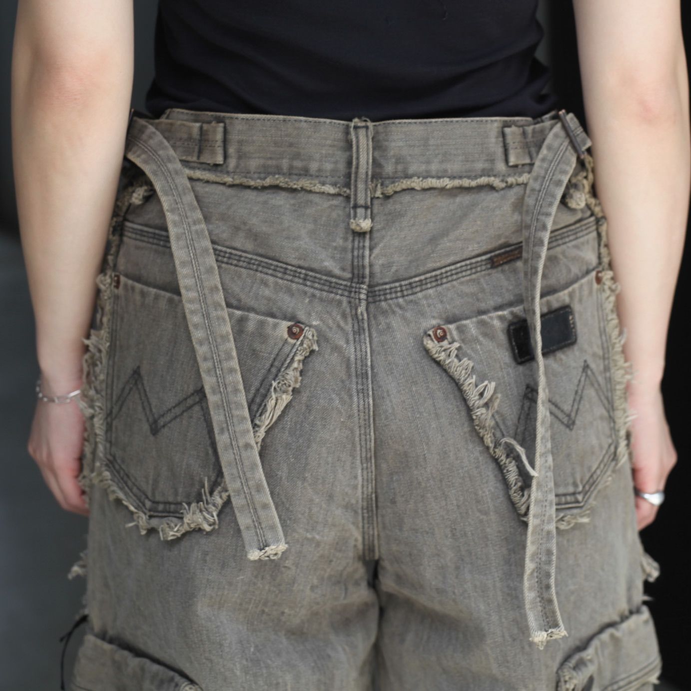 【残りわずか】Slash Seam Twist Cargo Jeans
