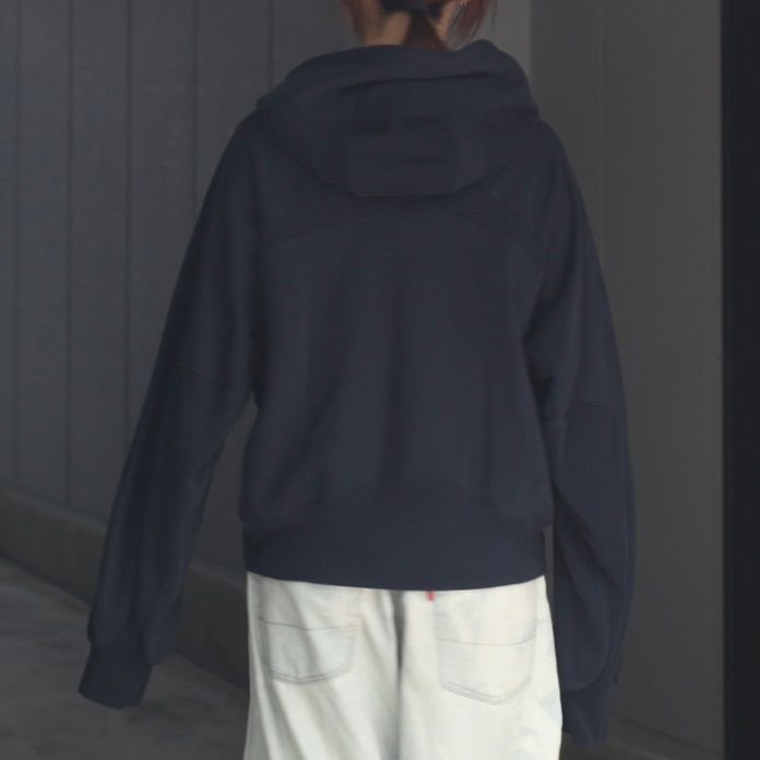 【残りわずか】Panelled Pullover Hoodie