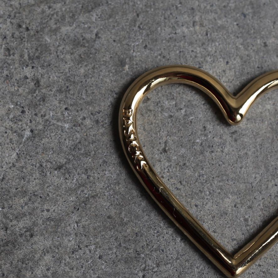 【残りわずか】Gold Plating Heart Carabiner