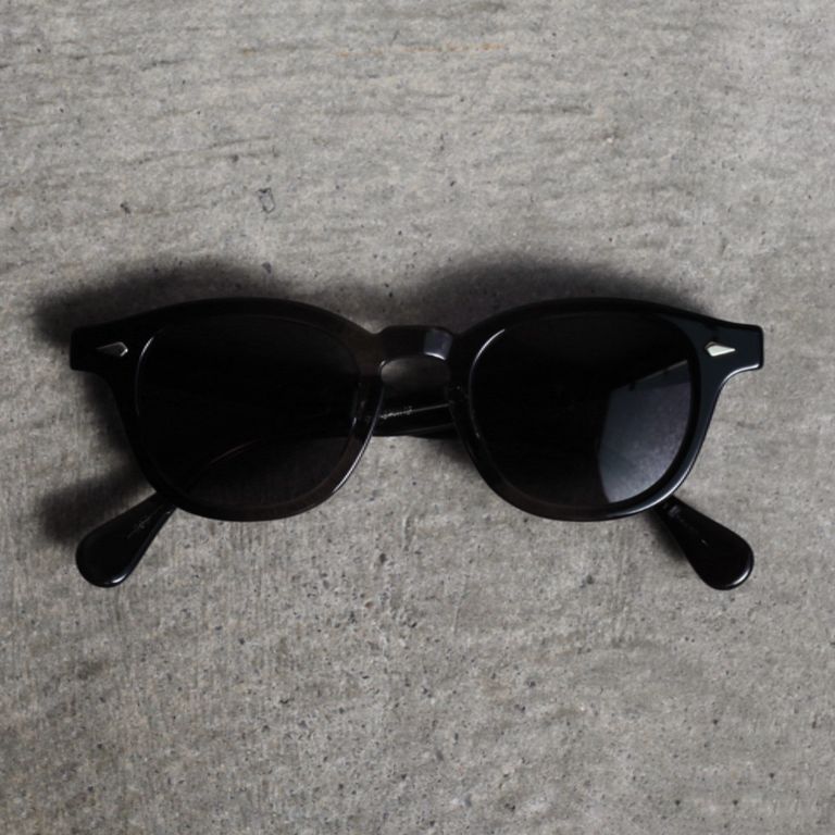 レンズ : DARK GRAY