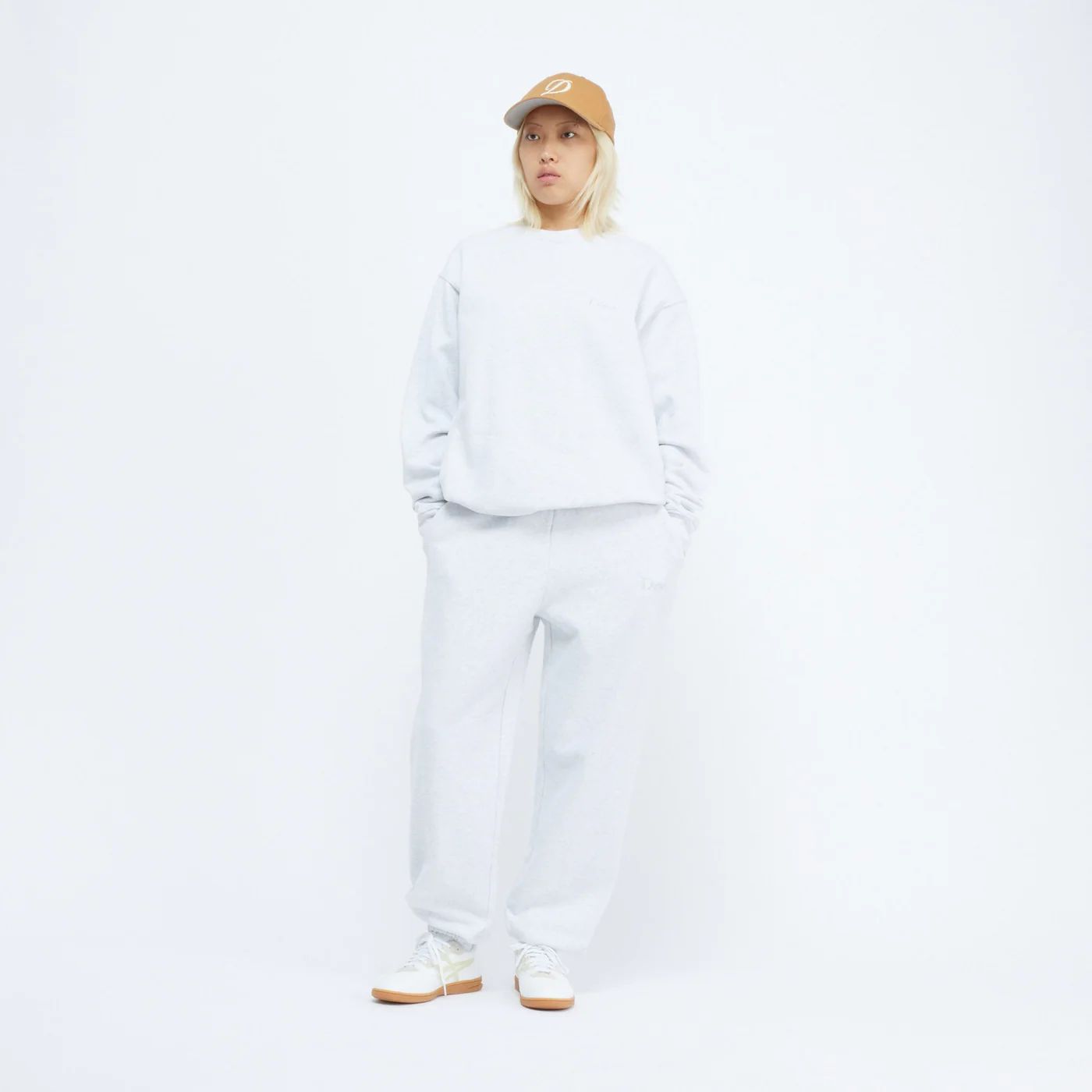 【残りわずか】Classic Small Logo Crewneck