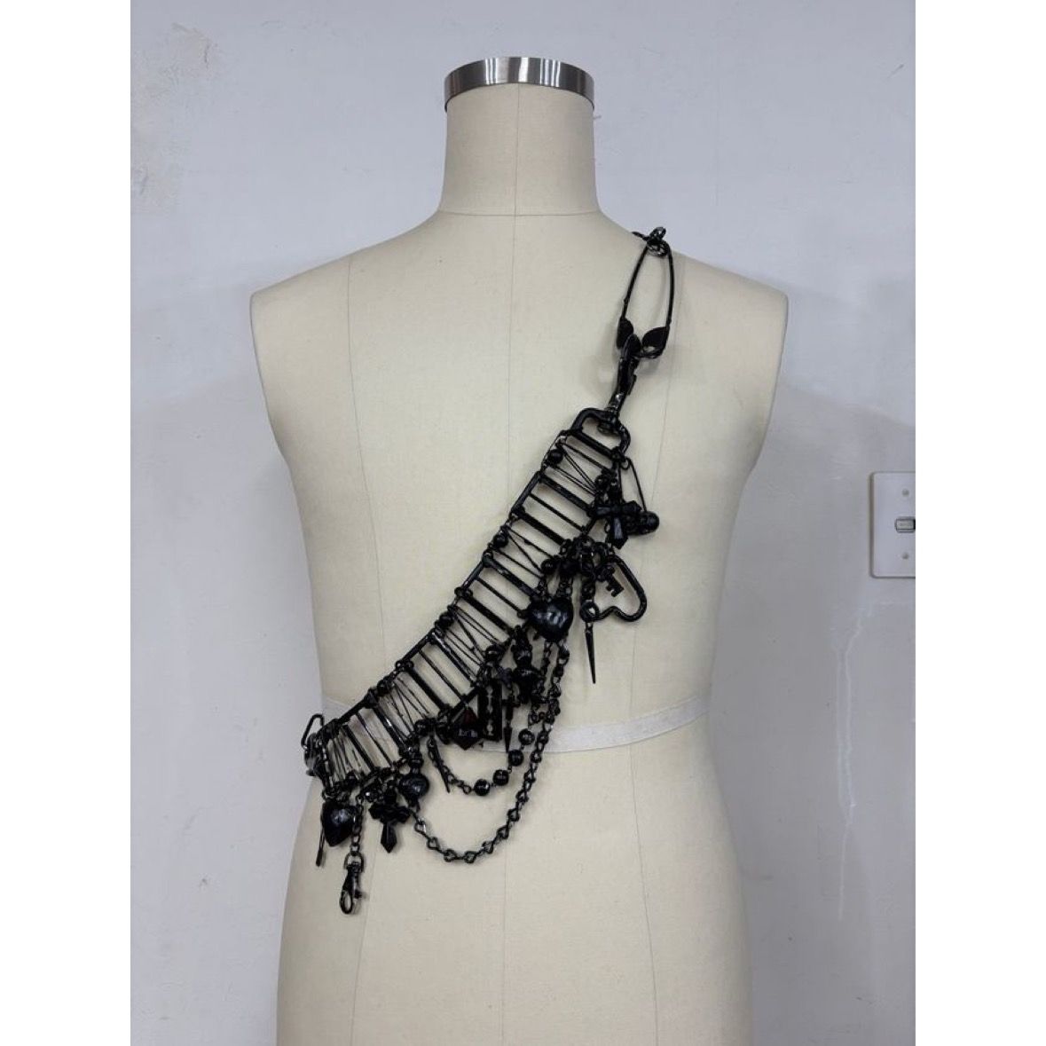 【残り一点】Crack Paint Chain Punk Belt