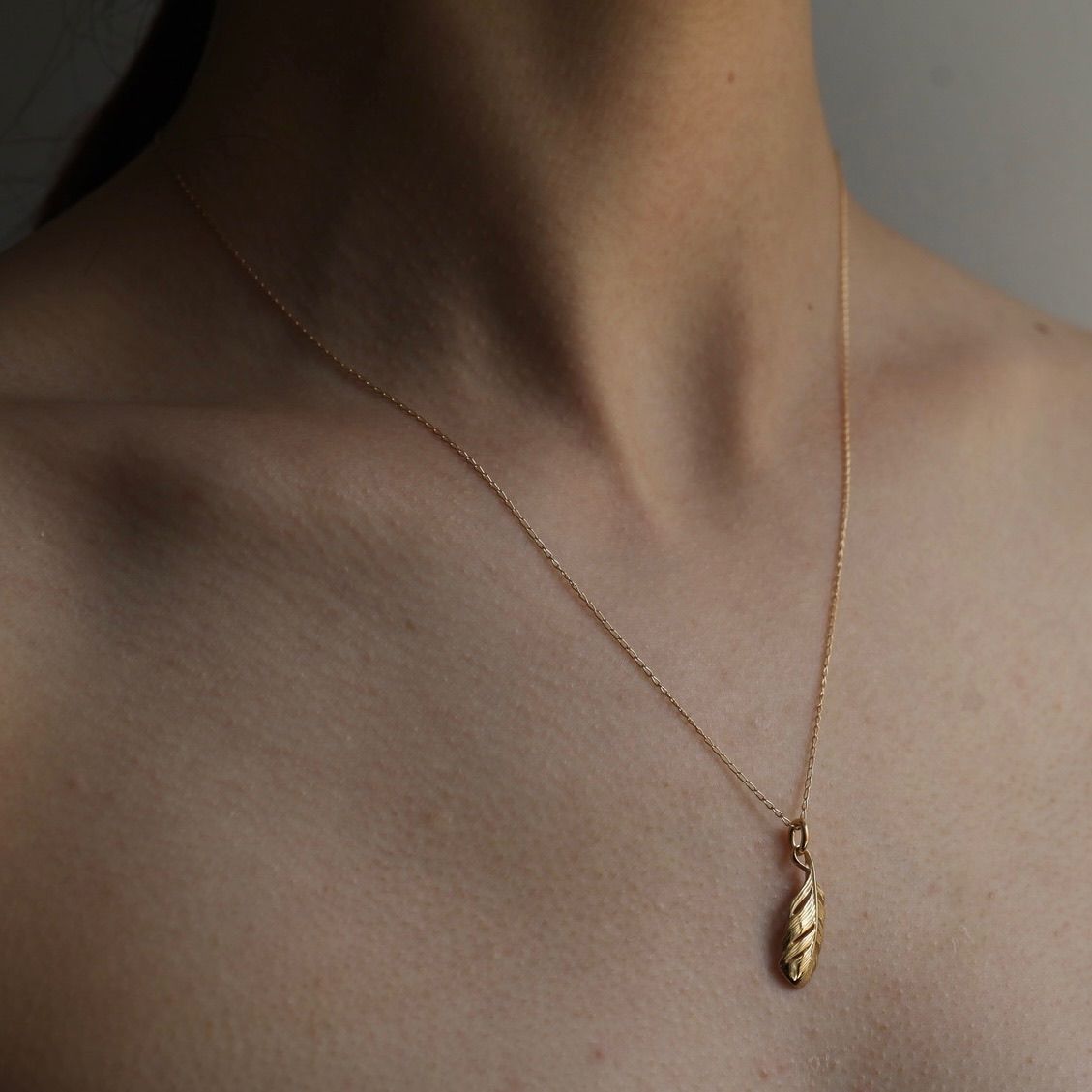 【お取り寄せ注文可能】EX Tiny Feather Necklace(GOLD)