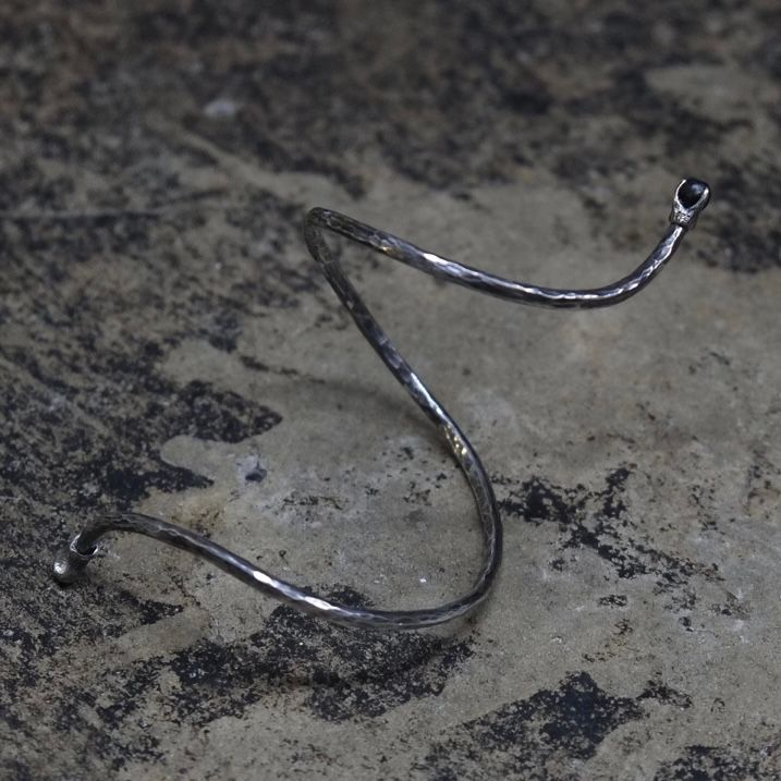 【お取り寄せ注文可能】Entwined  Bangle