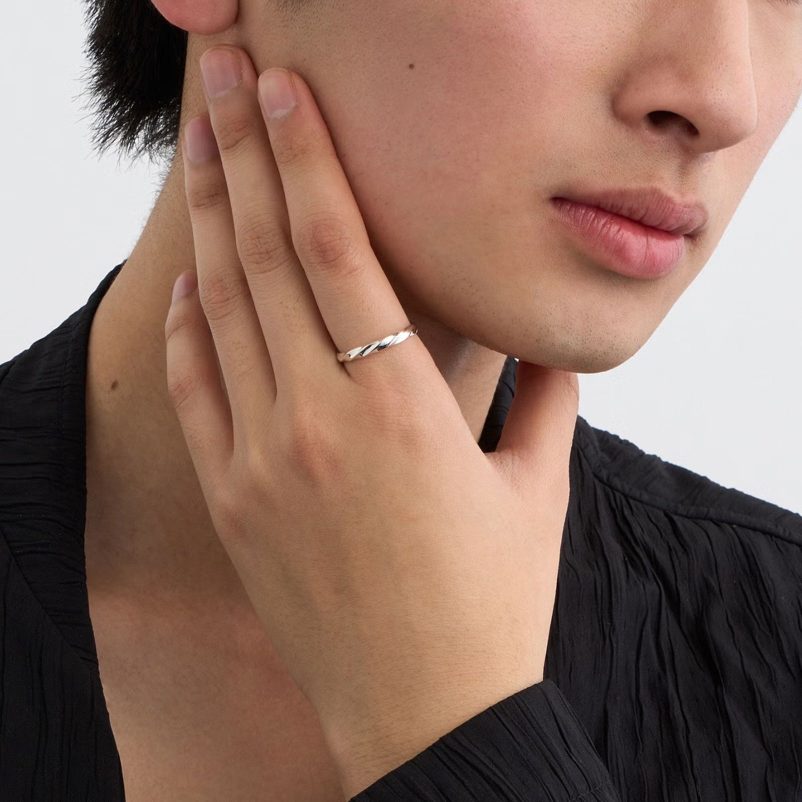 【お取り寄せ注文可能】Half Twist Ring M