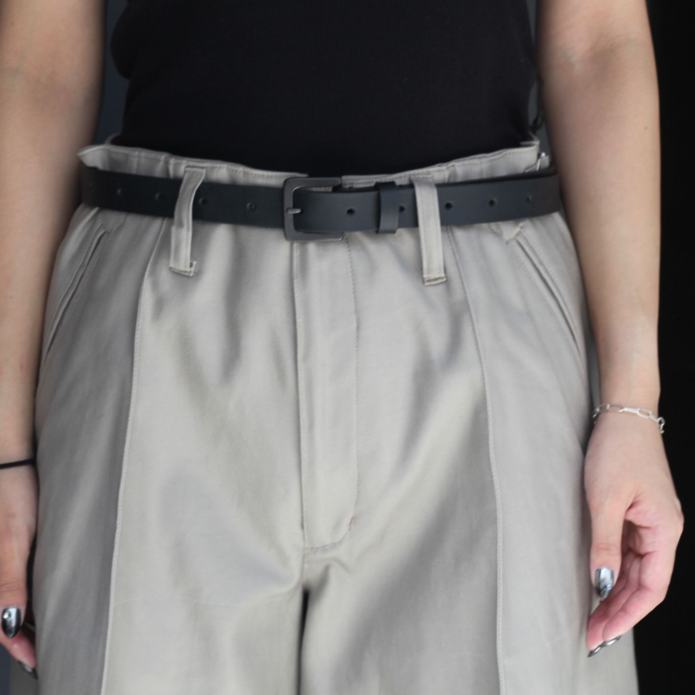 【残り一点】S Curved Utility Capri Trousers