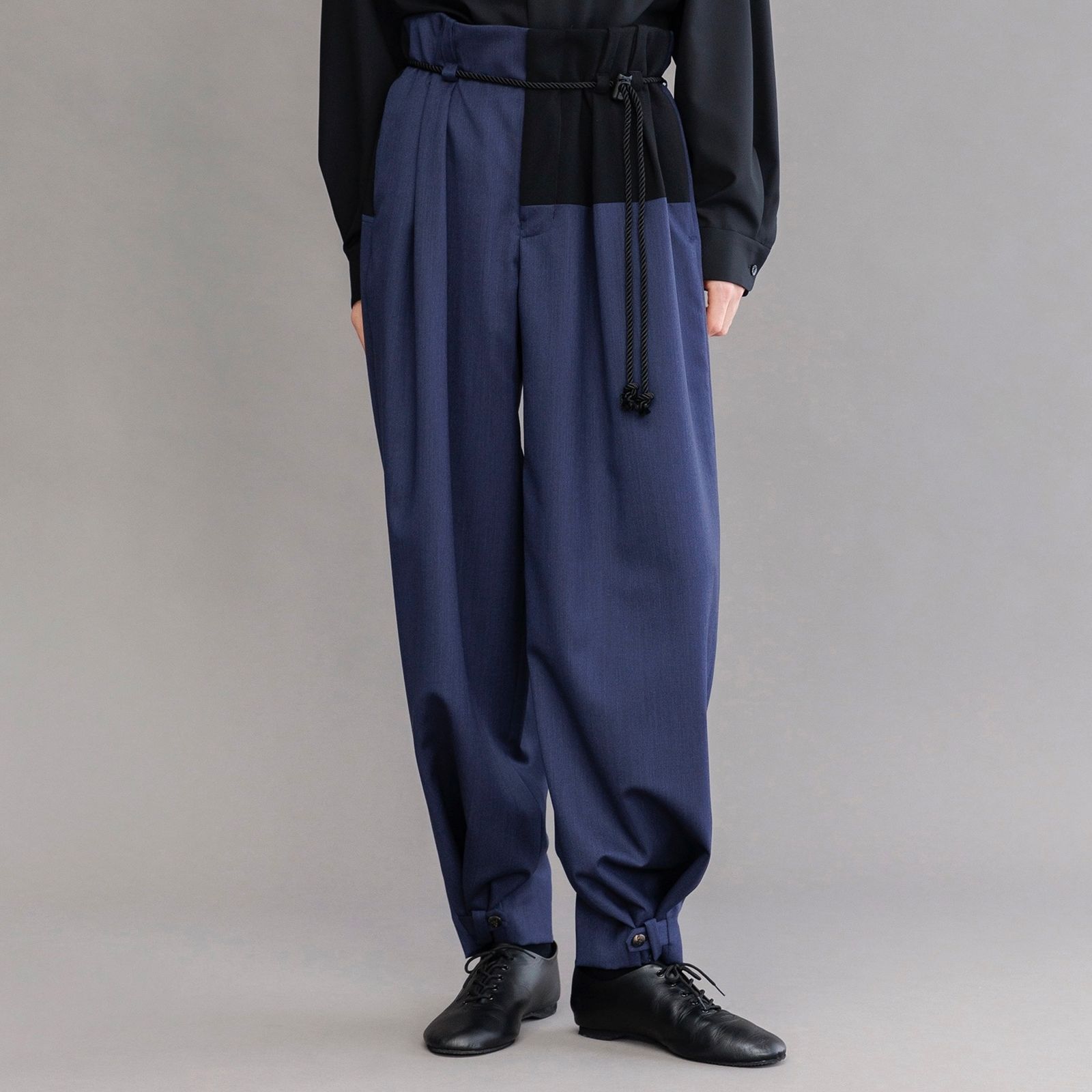 【残り一点】Bicolor Squeeze Slacks