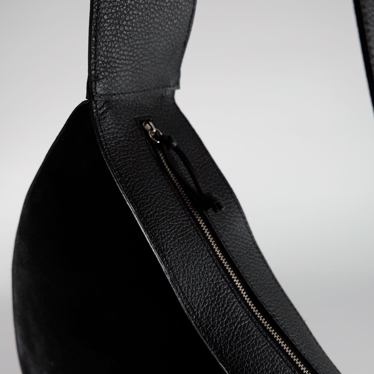 【残り一点】Suede Halfmoon