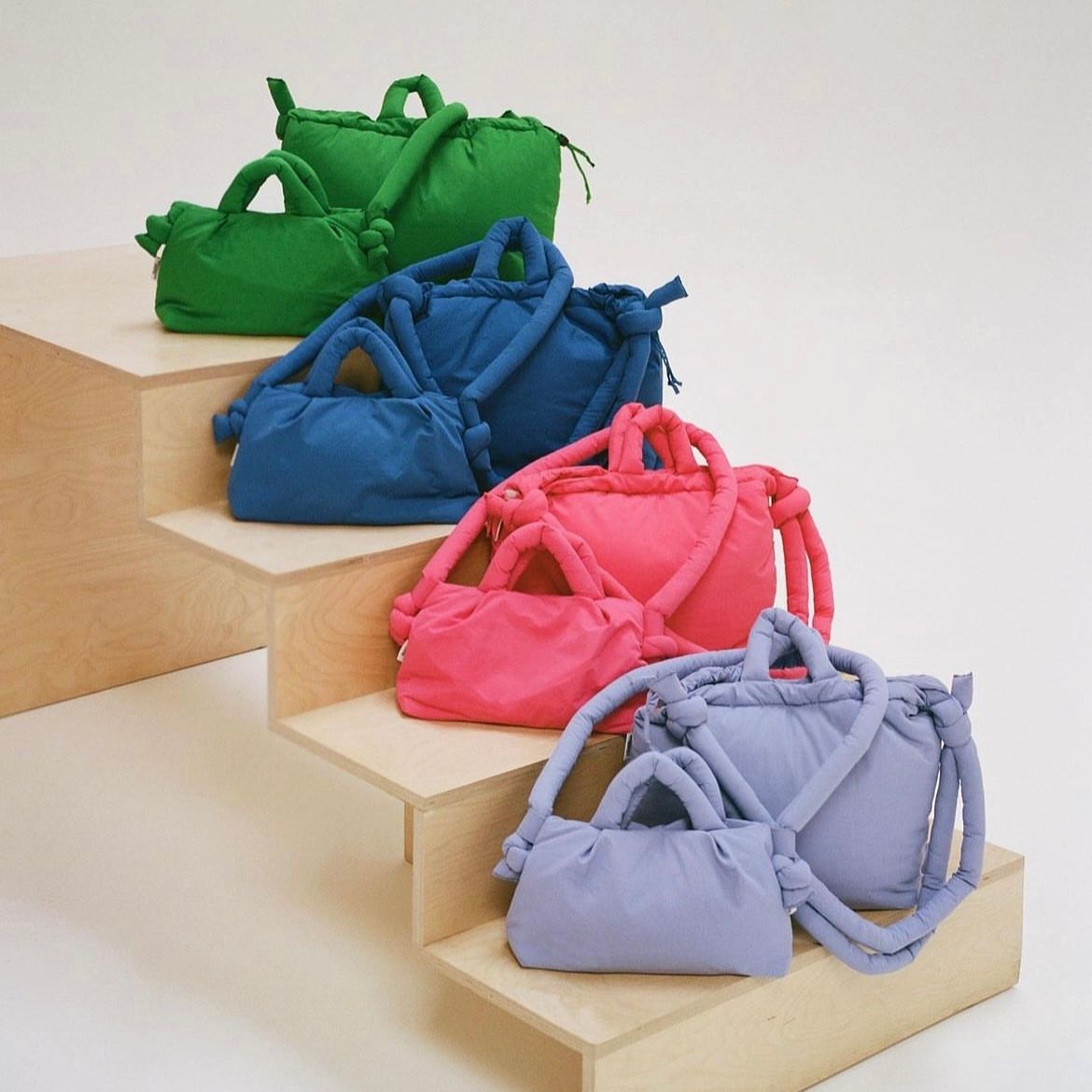 り*様 最安 新品 正規 OLEND BACKPACKS 未使用タグ付き 新品未使用タグ付 OLEND ona soft bag ライム - メルカリ