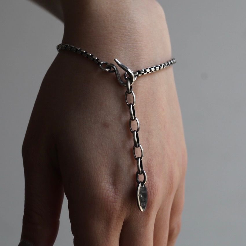 【お取り寄せ注文可能】Narrow Square Block Chain Bracelet