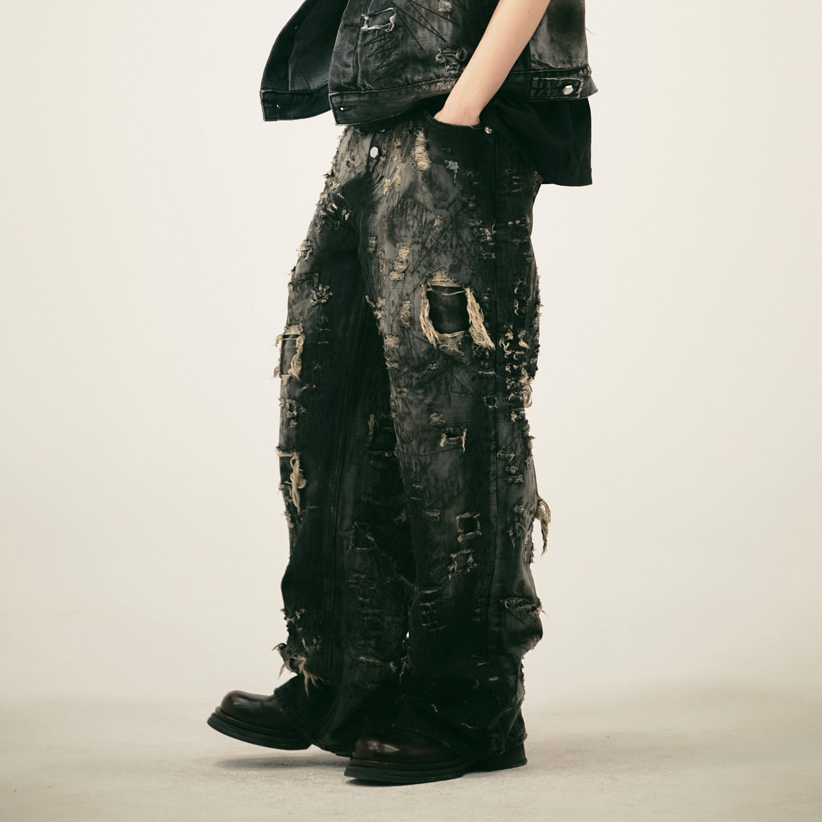【残り一点】Hard-Washed Damaged Denim Pants