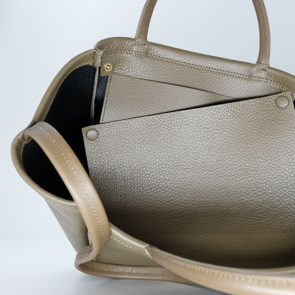 【残り一点】Handle Tote Medium