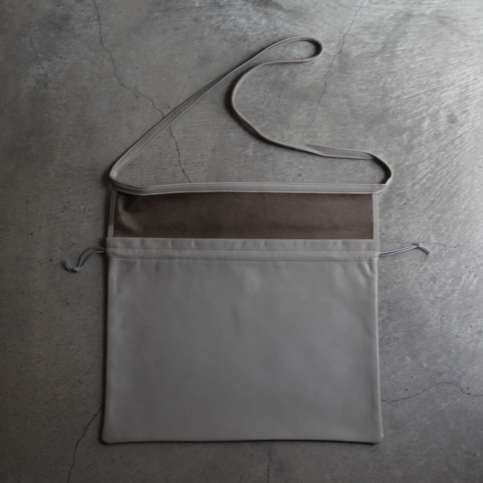 Hender Scheme - 【残りわずか】Cow Red Cross Bag Big(OAK