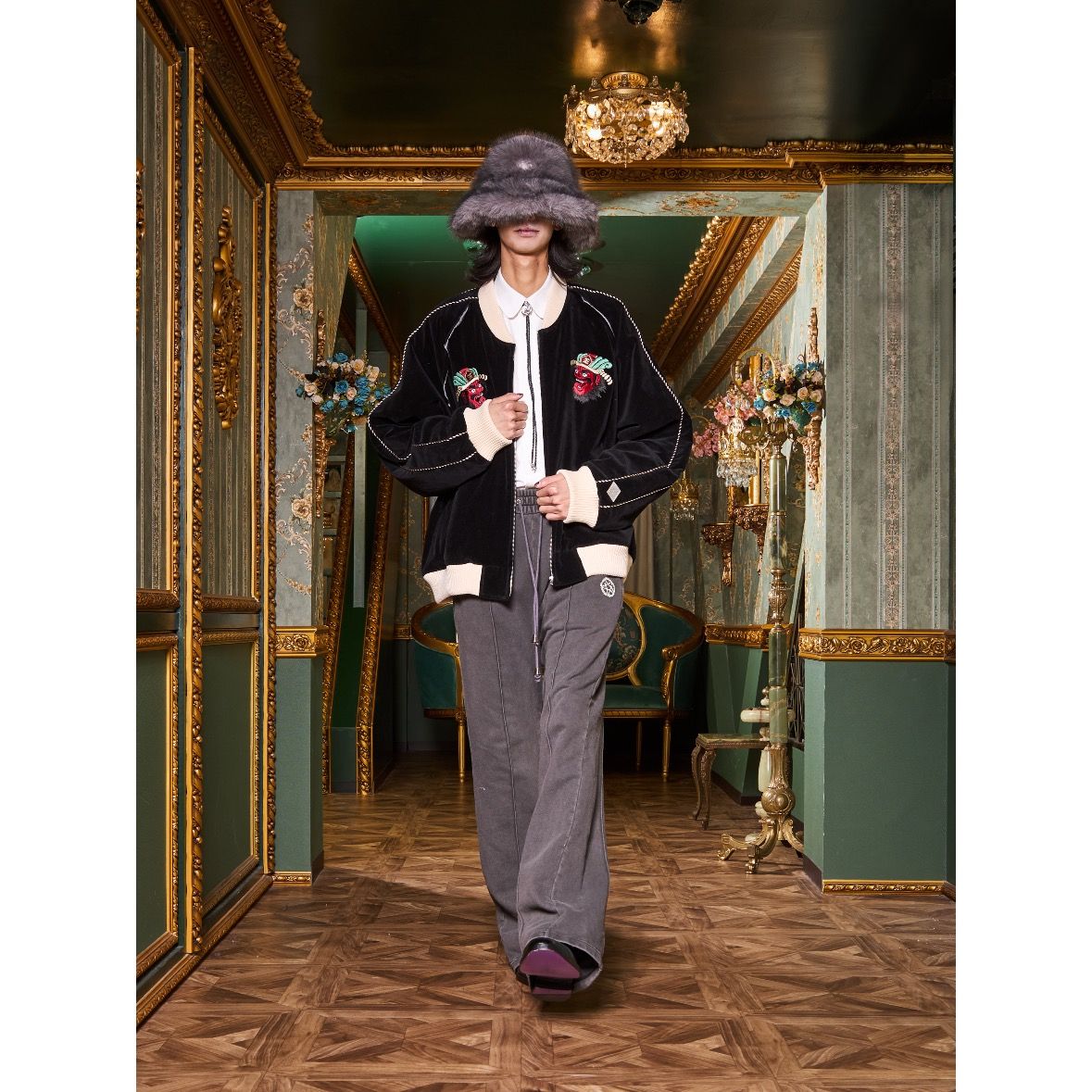 【残り一点】Velveteen Yama King Embroidered Souvenir JKT