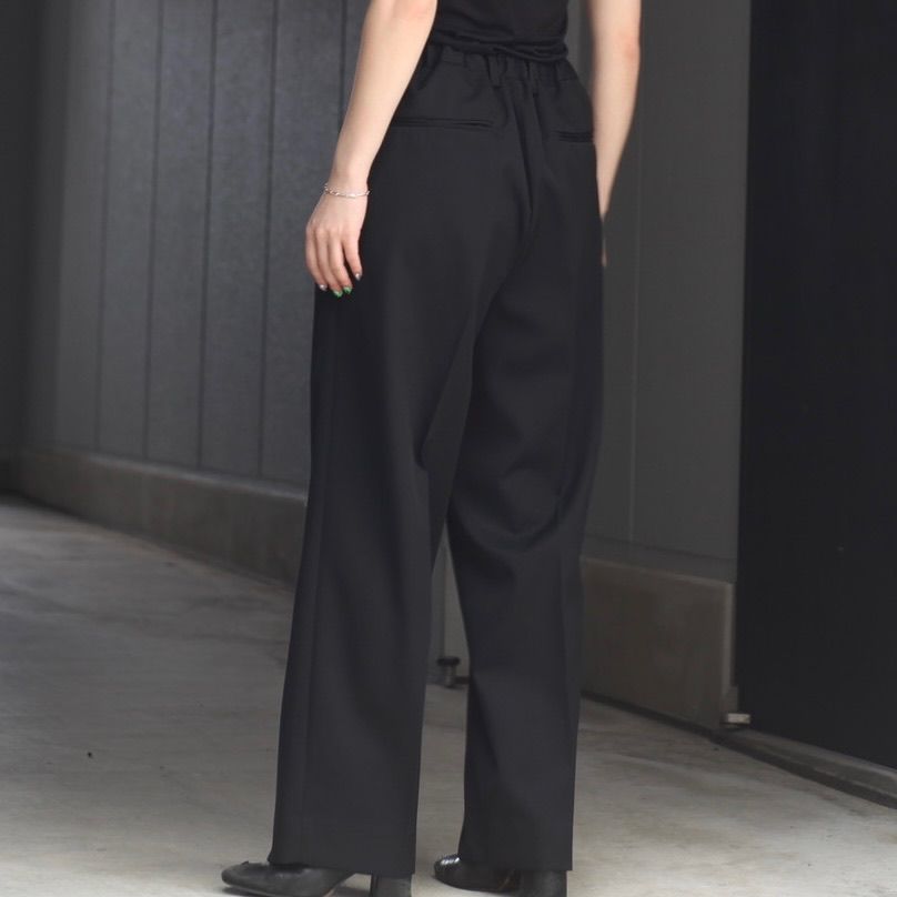 【残りわずか】Two Tuck Easy Trousers(2/90 WOOL GABARDINE)