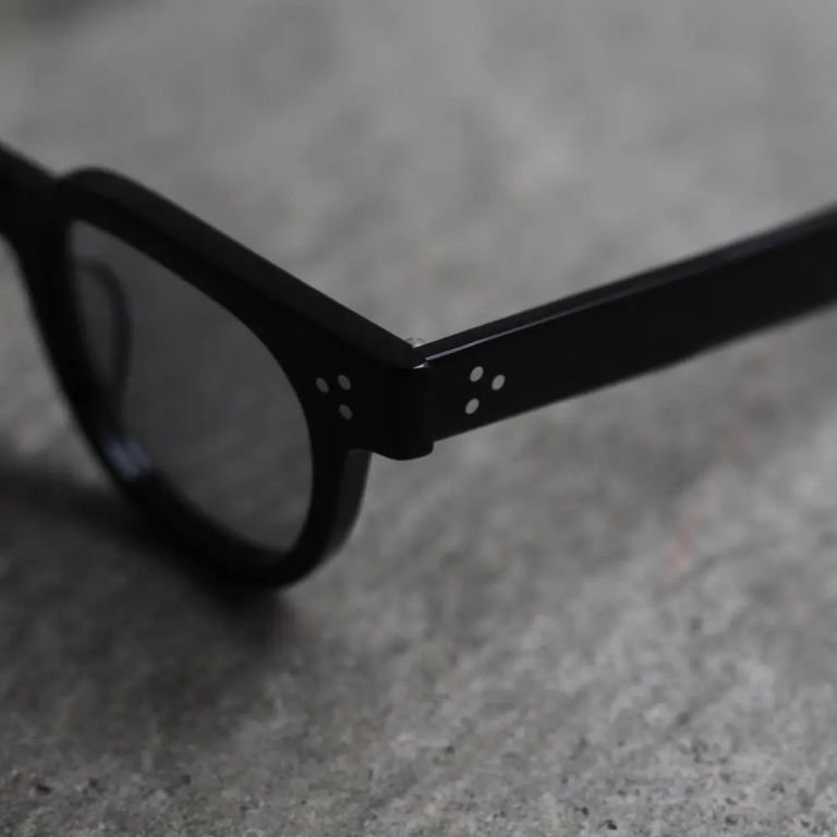 レンズ : LIGHT GRAY
