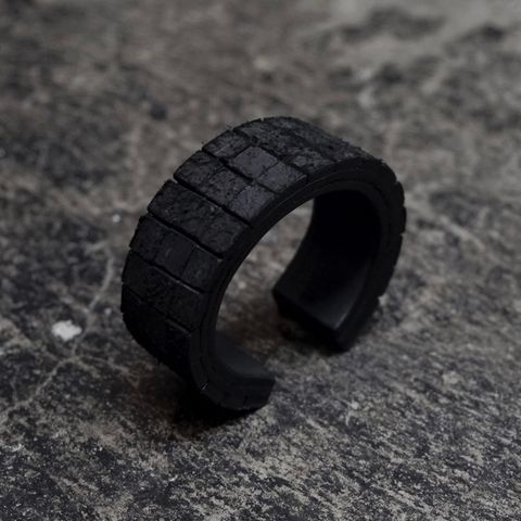 【お取り寄せ注文可能】Grid Leather Bangle