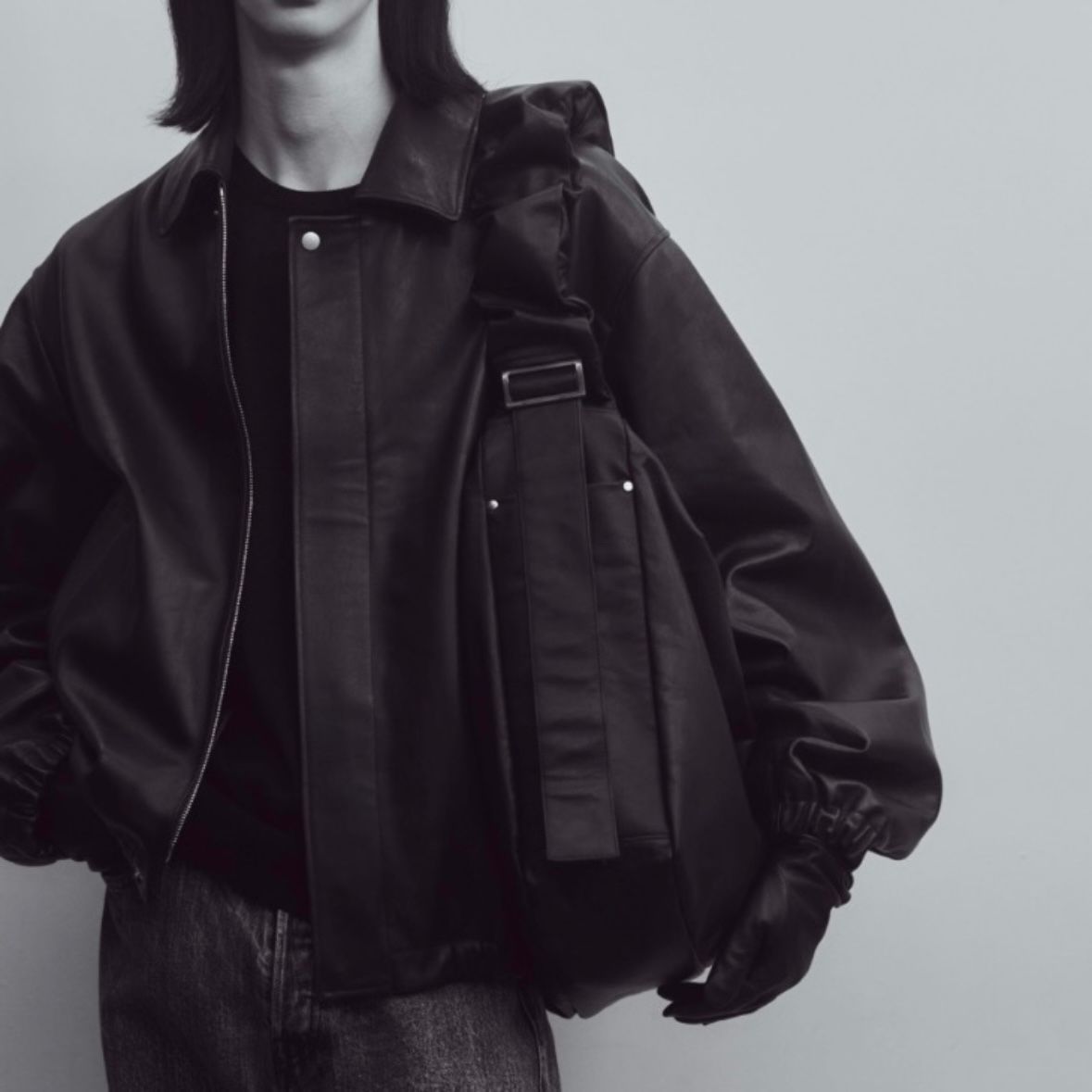 【残りわずか】Shirring Handle Leather Shoulder Bag