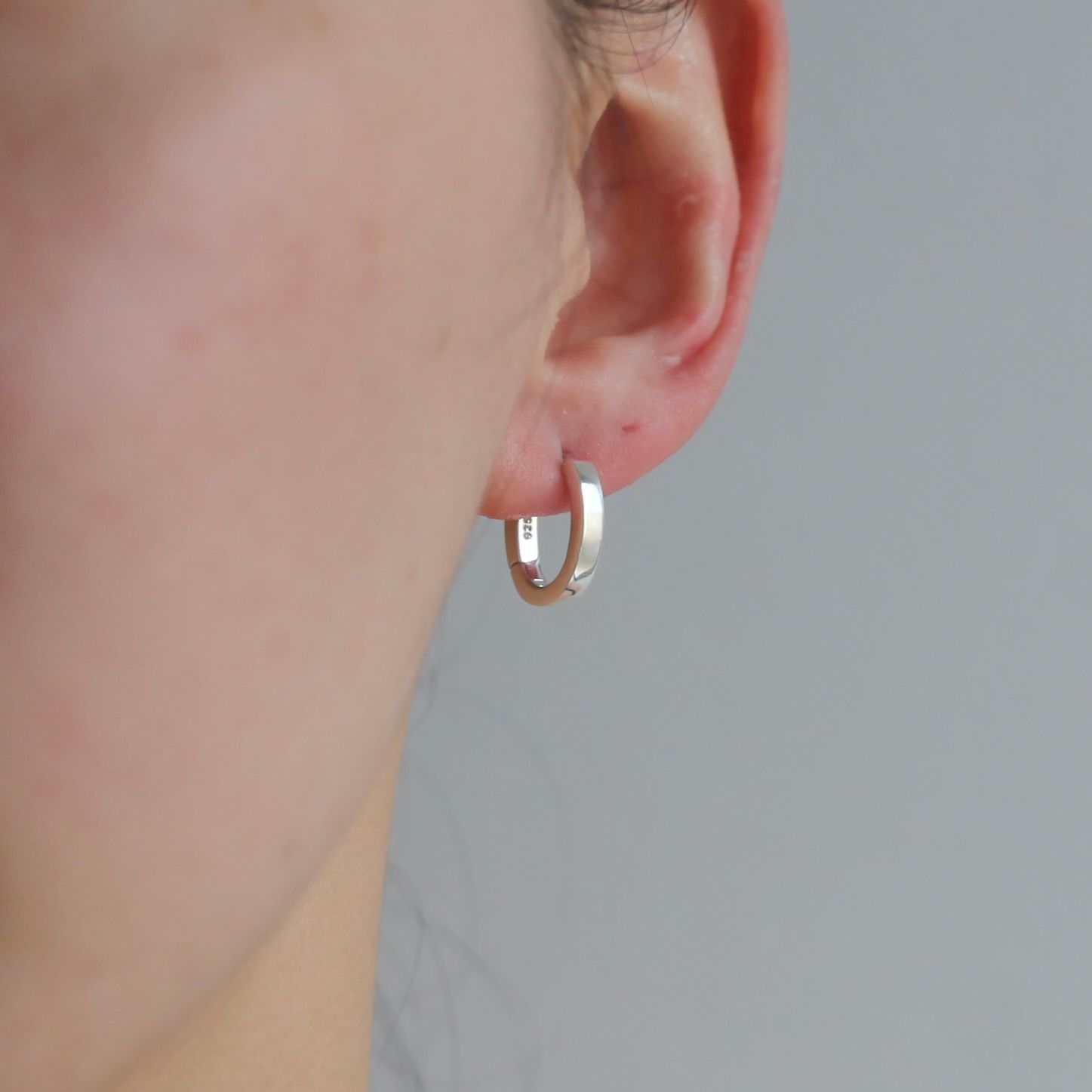 【残り一点】Flat Oval Hoop Earrings