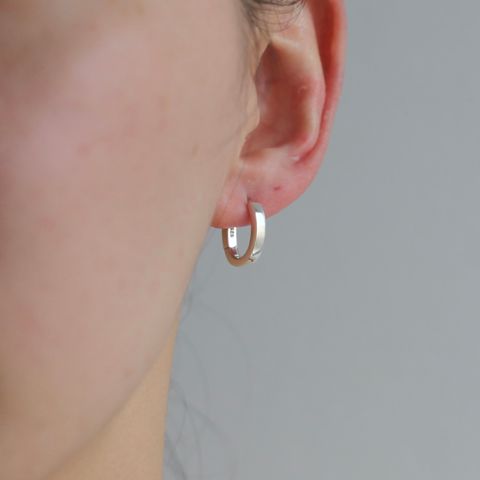 【残り一点】Flat Oval Hoop Earrings