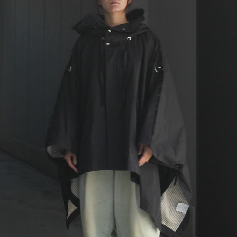 【残り一点】ポリエステルギャバジンフーデッドポンチョ