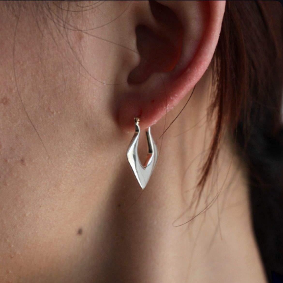 【残り一点】YU-KIN Dia Shape Earrings(両耳用）