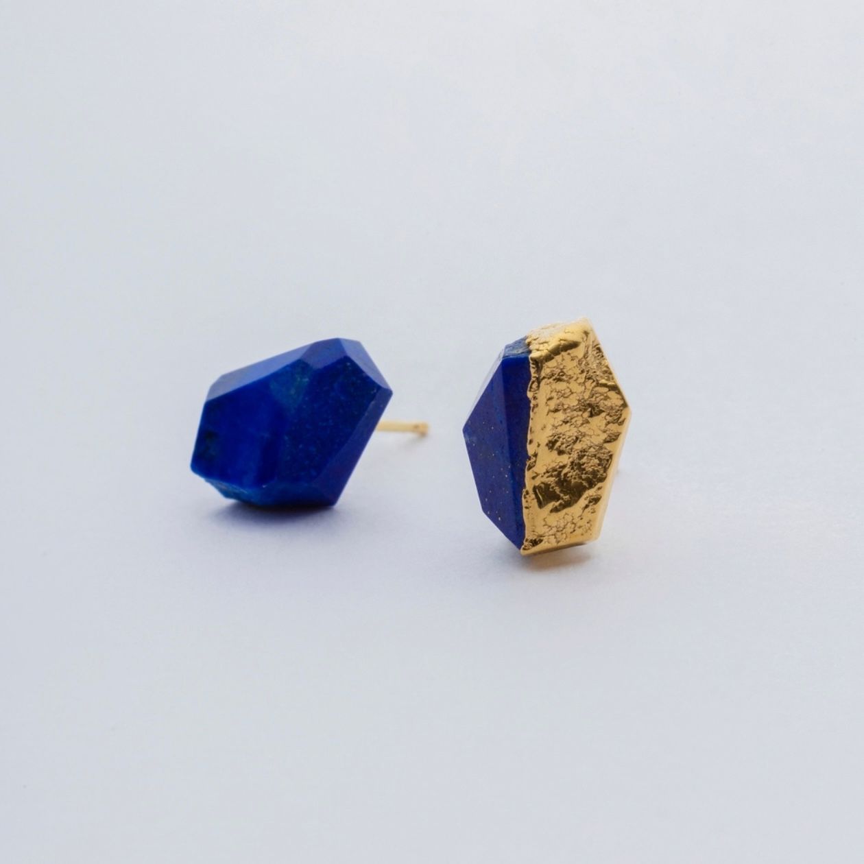 【お取り寄せ注文可能】Rough Stone Lapis-Lazuli Earrings(両耳用）