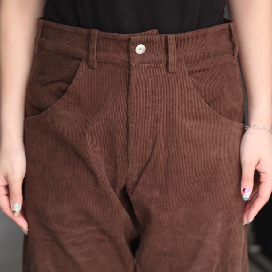 【残り一点】Knee Darted Flare Shorts