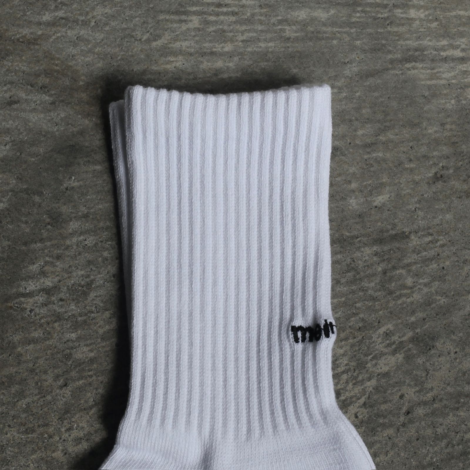 【残りわずか】Embroidery Logo Socks