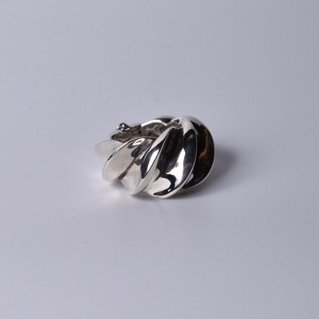 【お取り寄せ注文可能】Twist Angle Ring(SILVER×GOLD)