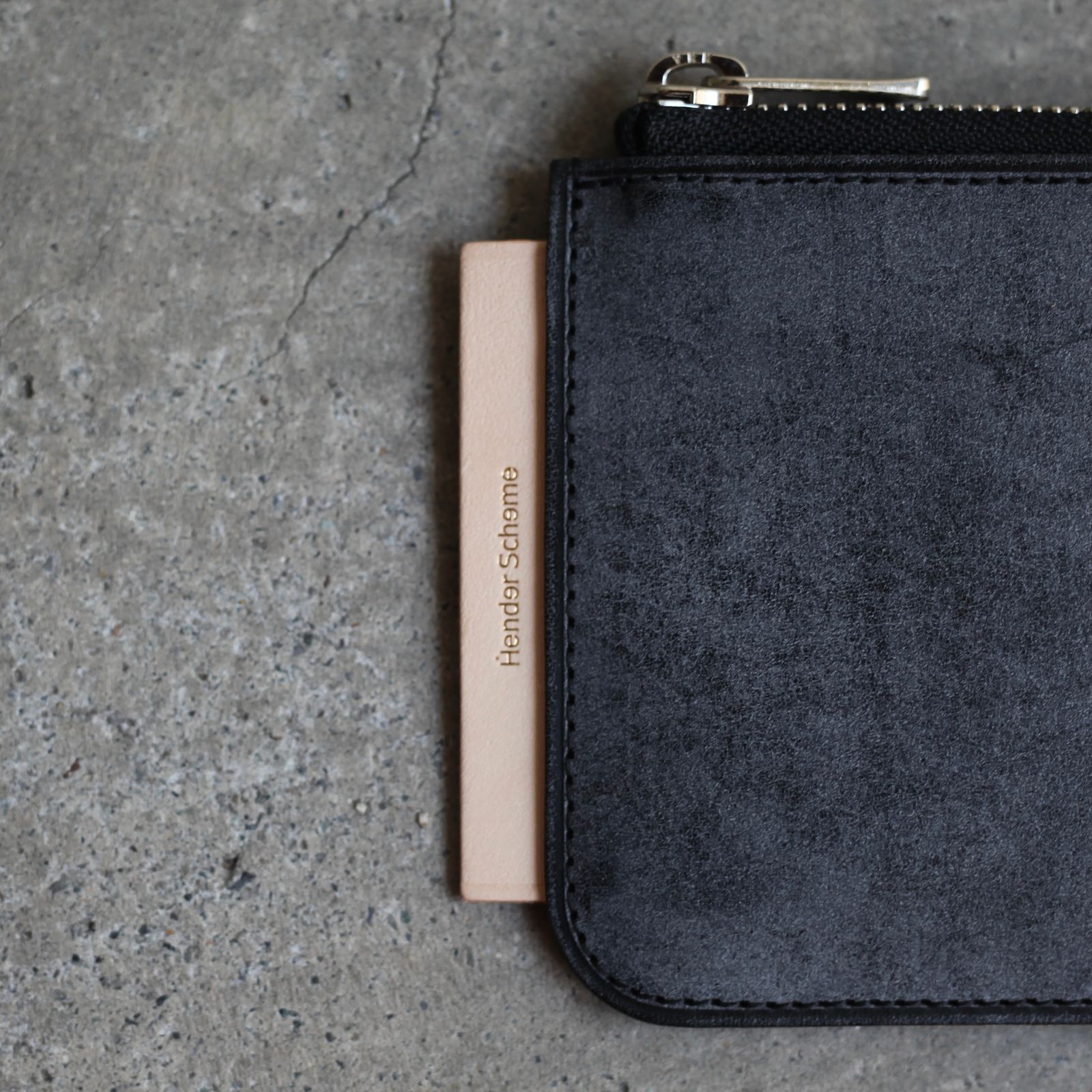 【残りわずか】L Purse(BLACK)