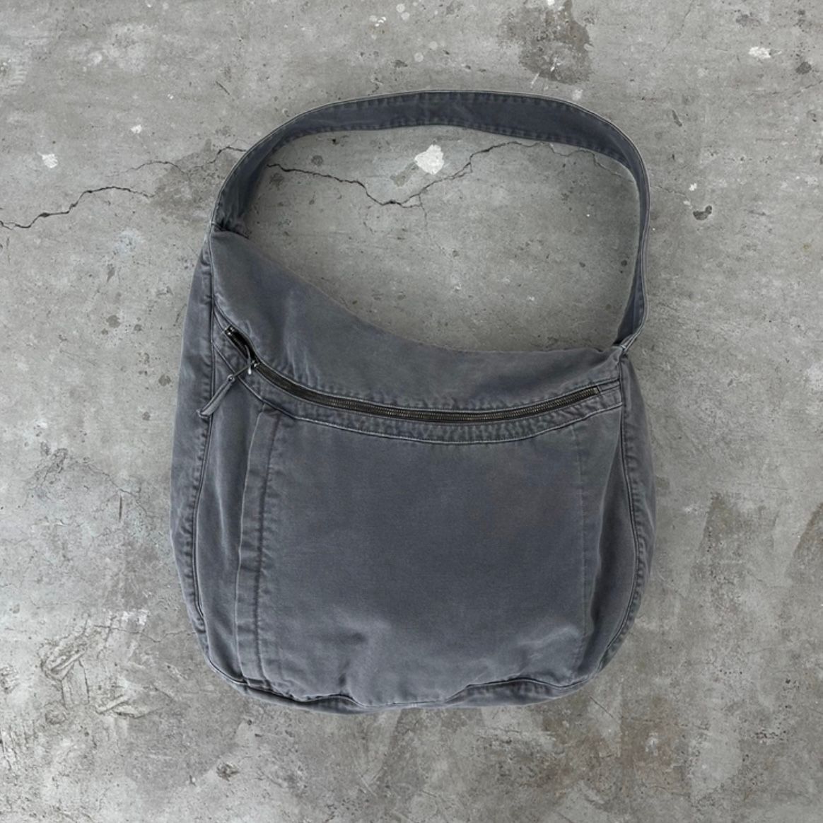 【残りわずか】Washed Canvas Sling Bag
