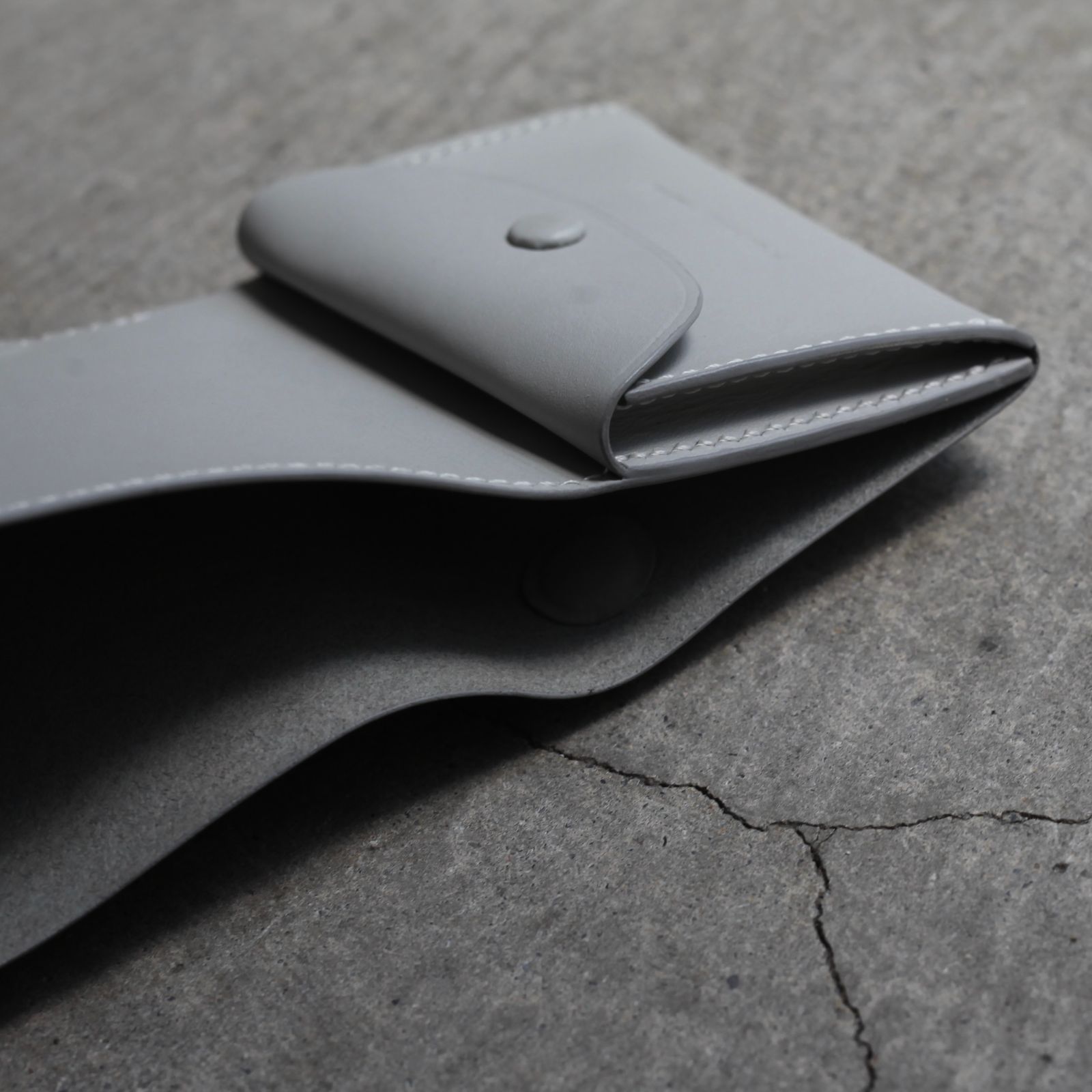 【残り一点】Shackle Trifold Wallet(DERRICK)
