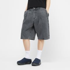 【残りわずか】Pleated Denim Shorts